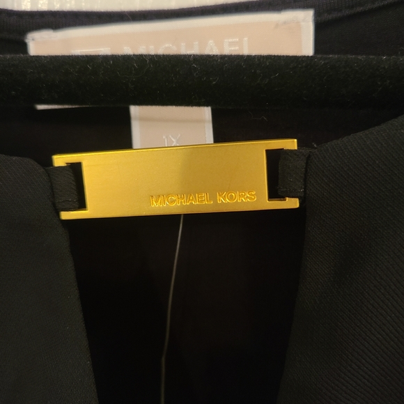 Black Swing Tank Top - Picture 7 of 9